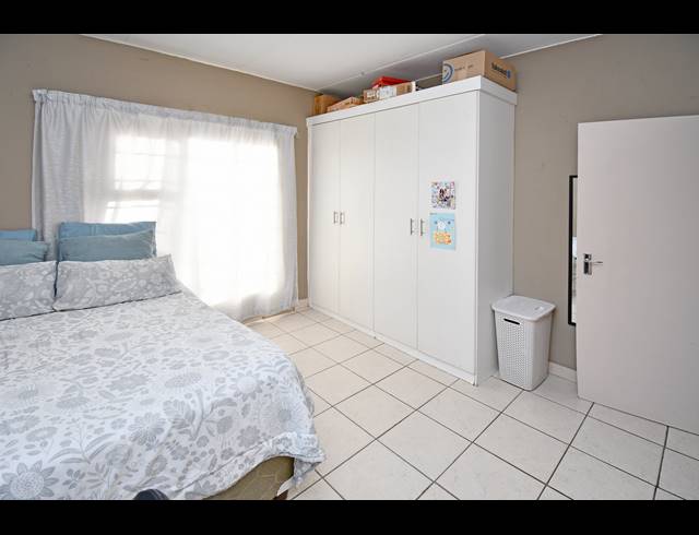 2 BEDROOM APARTMENT FOR SALE IN NORTH RIDING AH